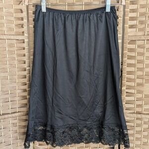 VTG Vassarette Black Lace Trim Half Slip Antron III Nylon Sz L Made in the USA